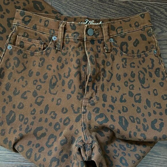Universal Thread Denim Jeans. Cheetah Print. Vintage Straight.‎ Size 00/24R - Picture 3 of 10
